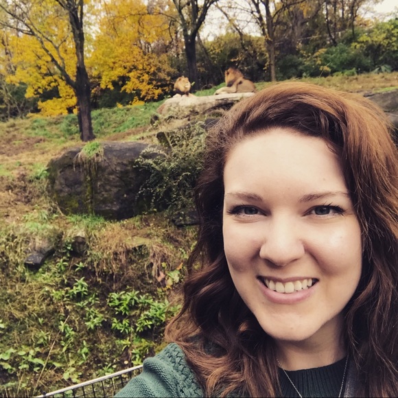 Meet your Posher, Rae - Picture 1 of 1